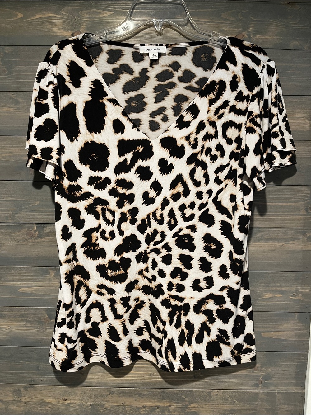 NWOT Calvin Klein Leopard Short Sleeve V-Neck flutter Top L